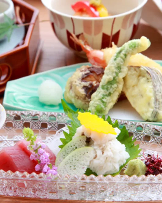Super Deluxe Kaiseki Dinner